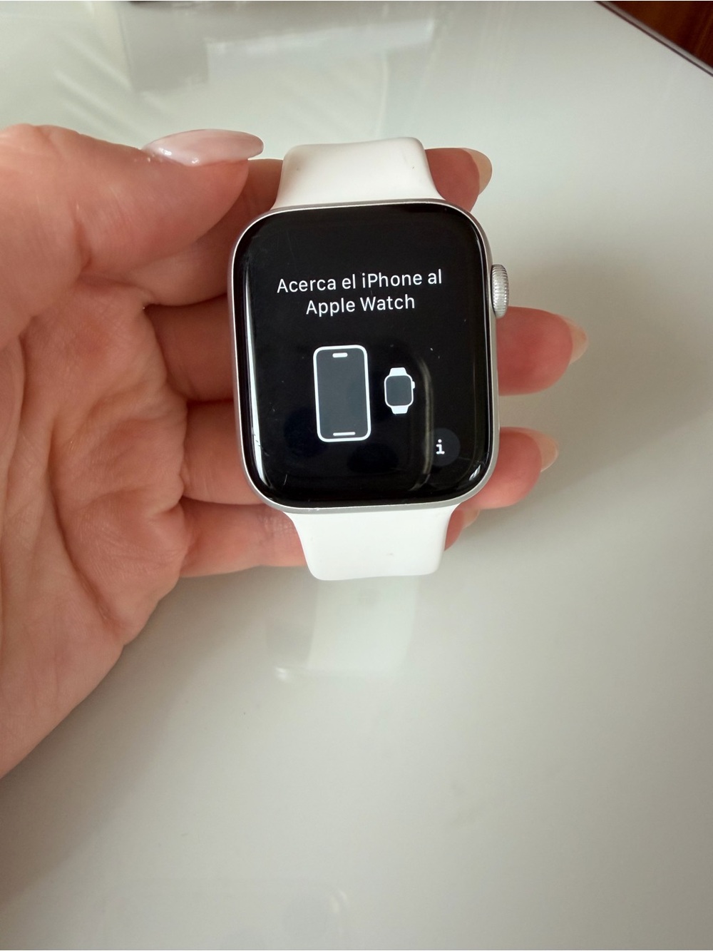 Apple Smartwatch with White Sport Band - Silver Case